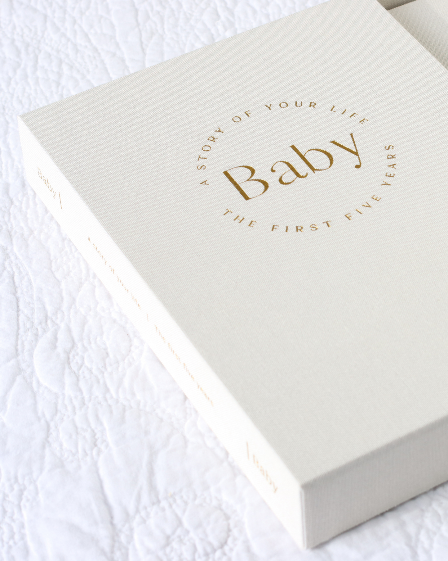 Baby Memory Book with Keepsake Box - Pregnancy to 5 Years - Classic White